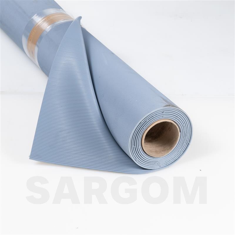 Electrical insulating carpet